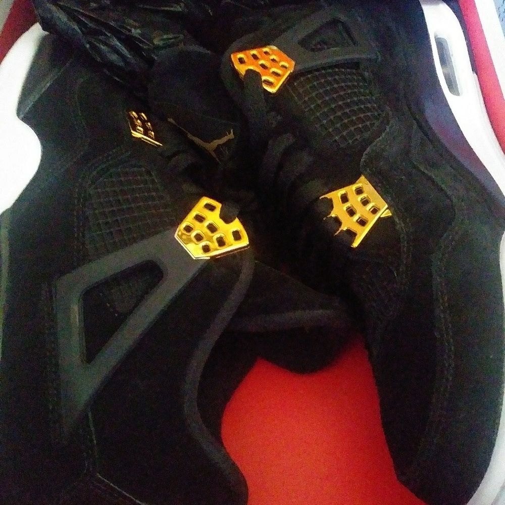 Jordan 4s Black / Gold
