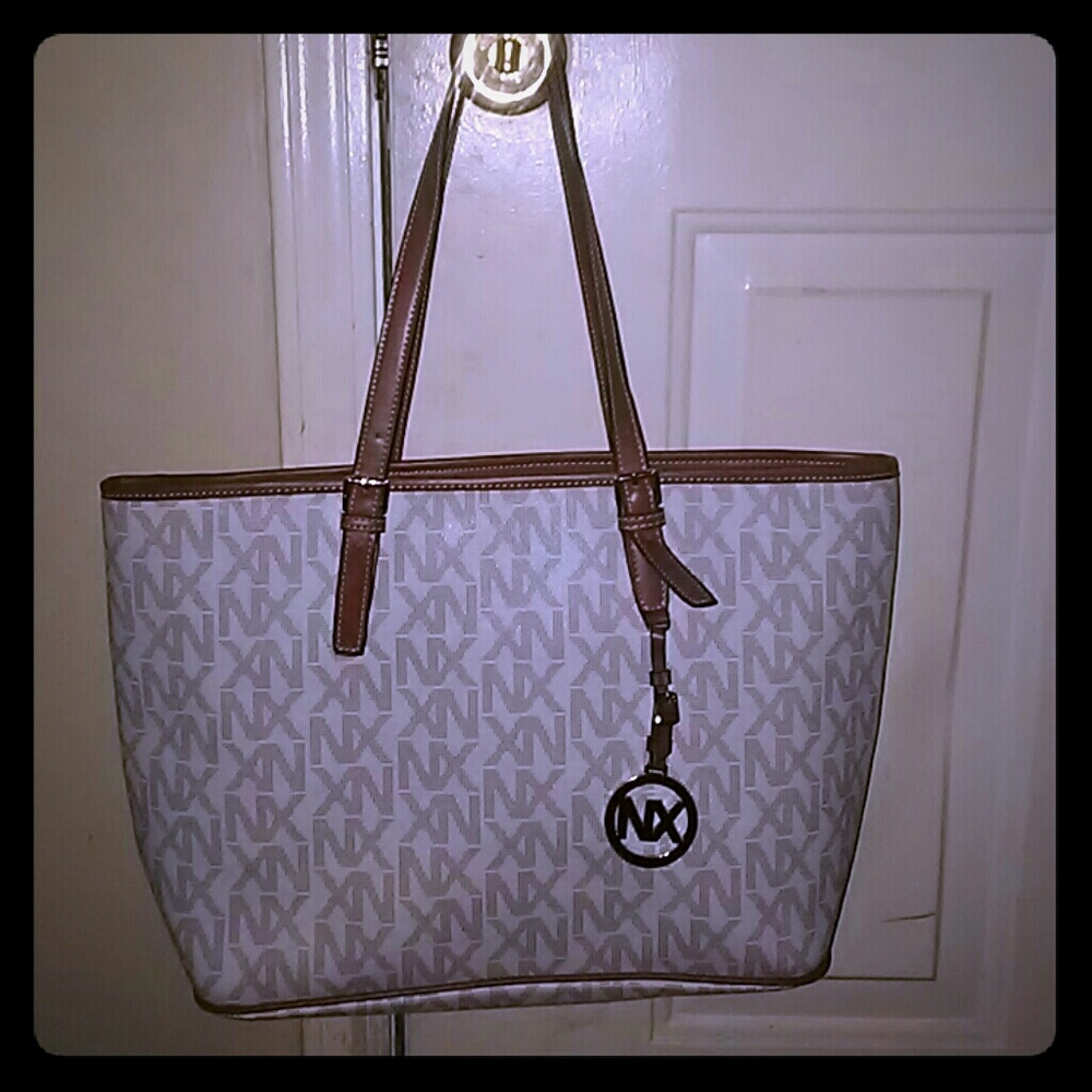 NX Boston LG Tote New Condition