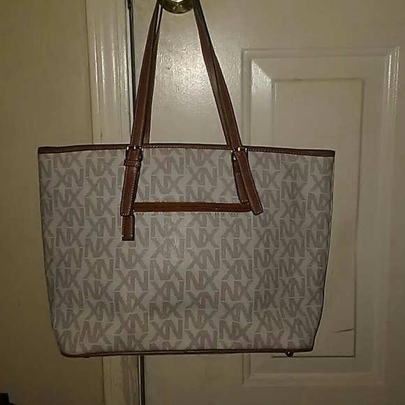 NX Boston LG Tote New Condition - Picture 4 of 4