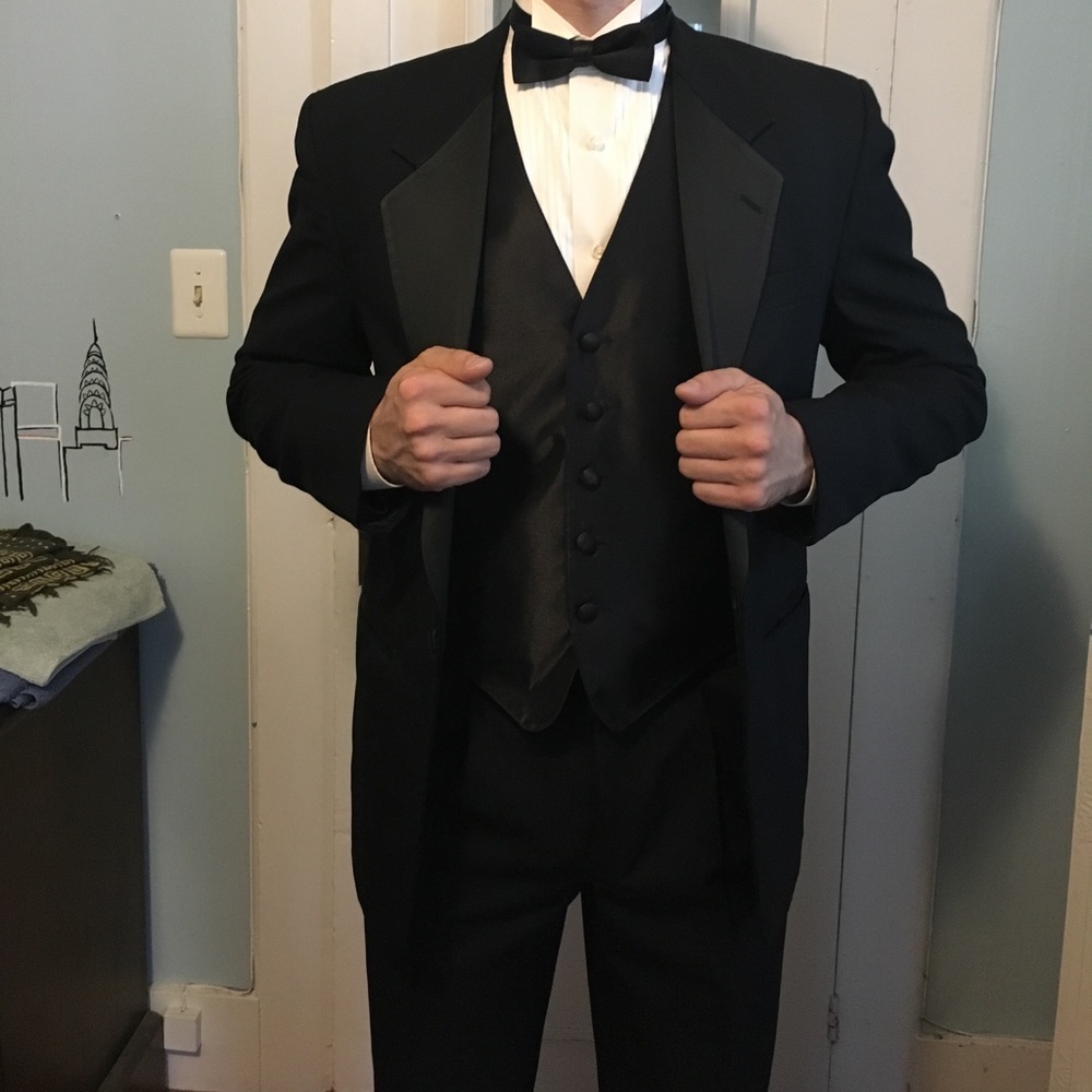 Three Piece Tuxedo w/Cummerbund, Necktie and Shirt