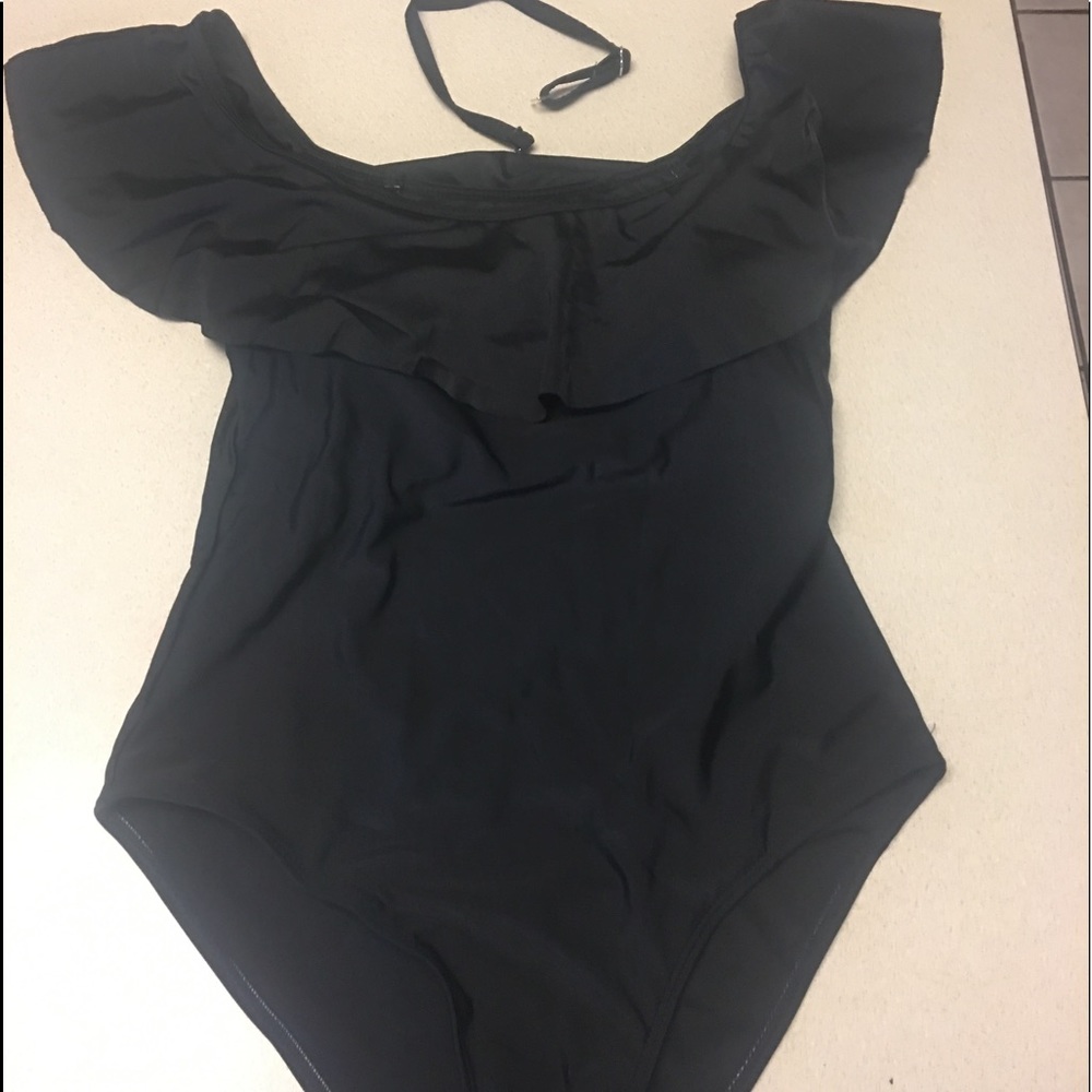 Black off the shoulders bathing suit
