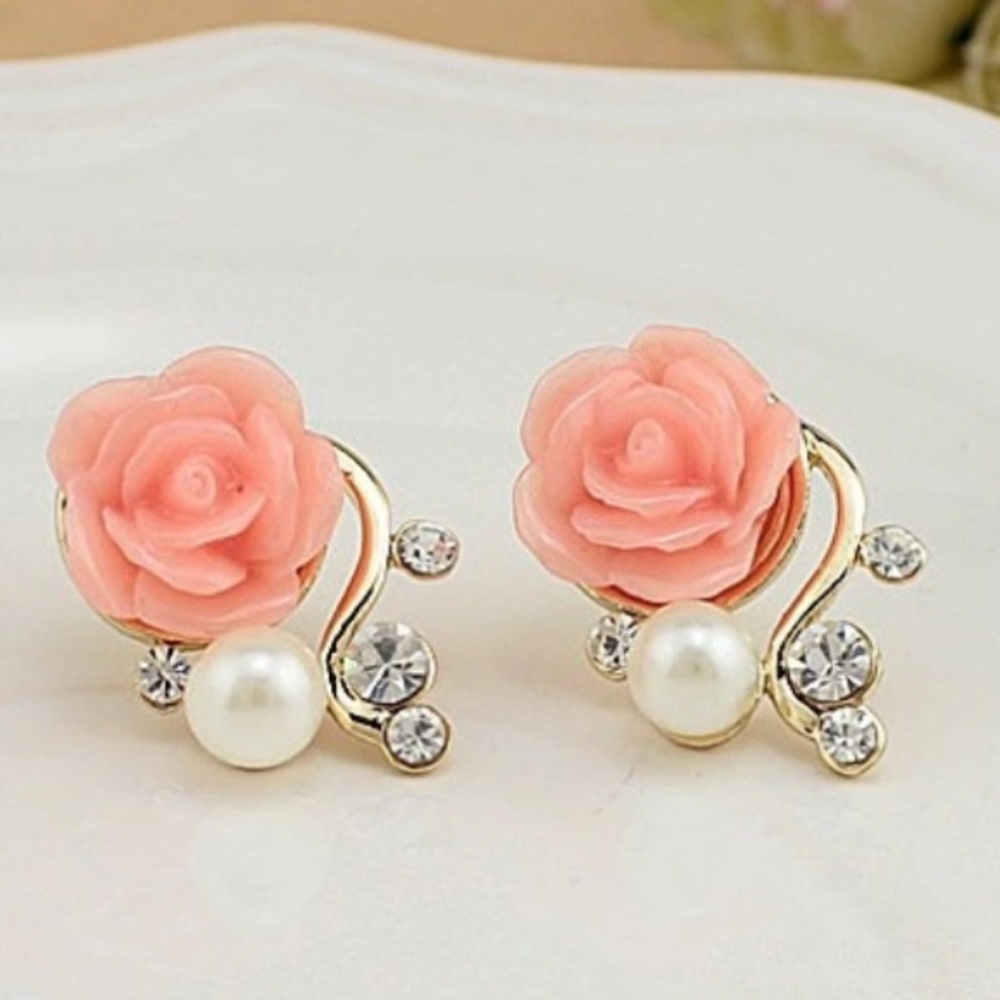 Pearl Rose Flower Crystal Stud Earrings💕 NEW - Picture 1 of 5
