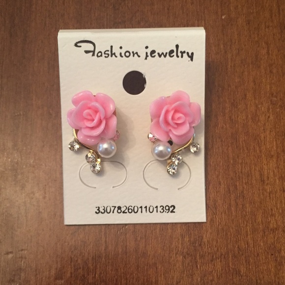 Pearl Rose Flower Crystal Stud Earrings💕 NEW - Picture 2 of 5