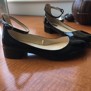 Forever 21 cute patent black shoes size 6