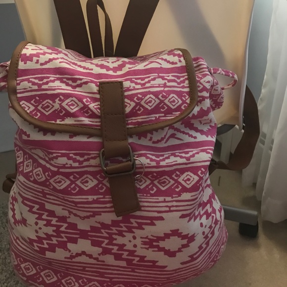 Backpack - Picture 3 of 6