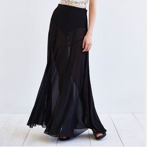 Kimchi Blue Jayden Chiffon Maxi Skirt- BLACK
