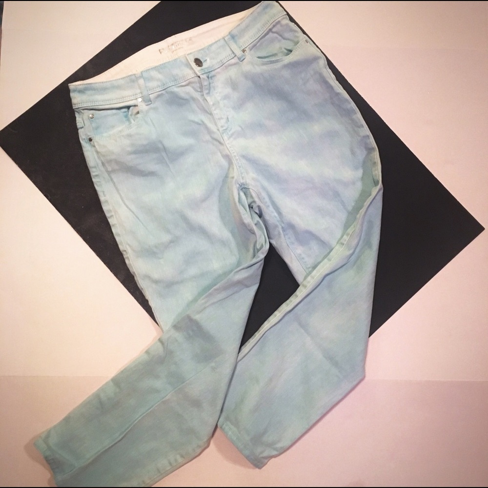 Chico's Platinum Capris with Embellished Pockets