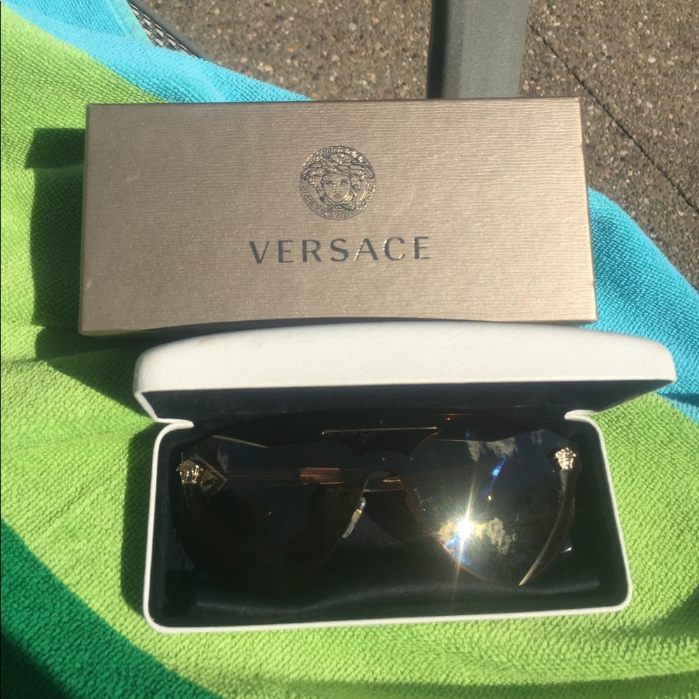 NWT Limited Edition Versace Medusa Sunglasses