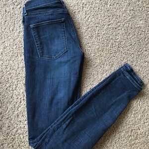 Gap resolution true skinny medium wash