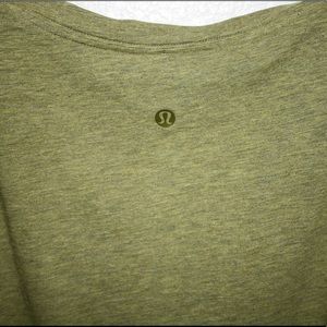 Lululemon tshirt