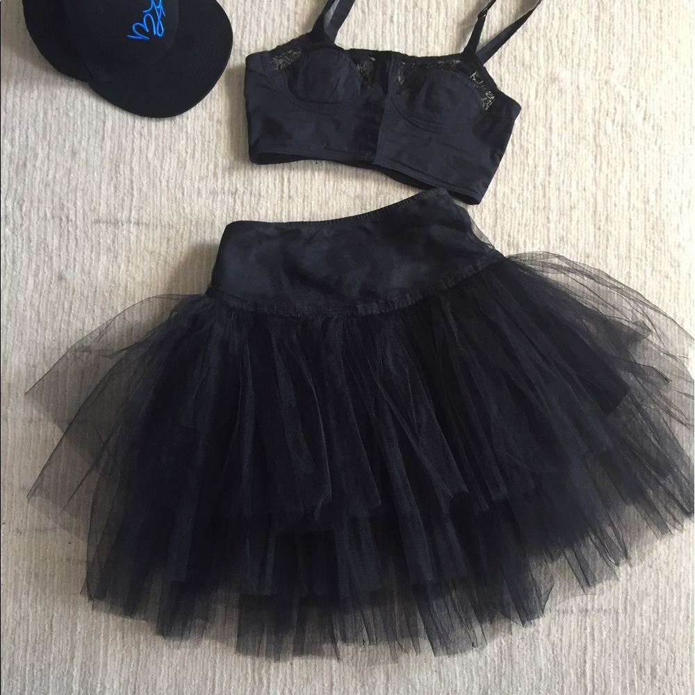Club Monaco Triple tulle underskirt
