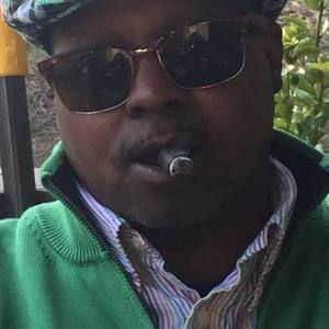 Meet your Posher, Carlos