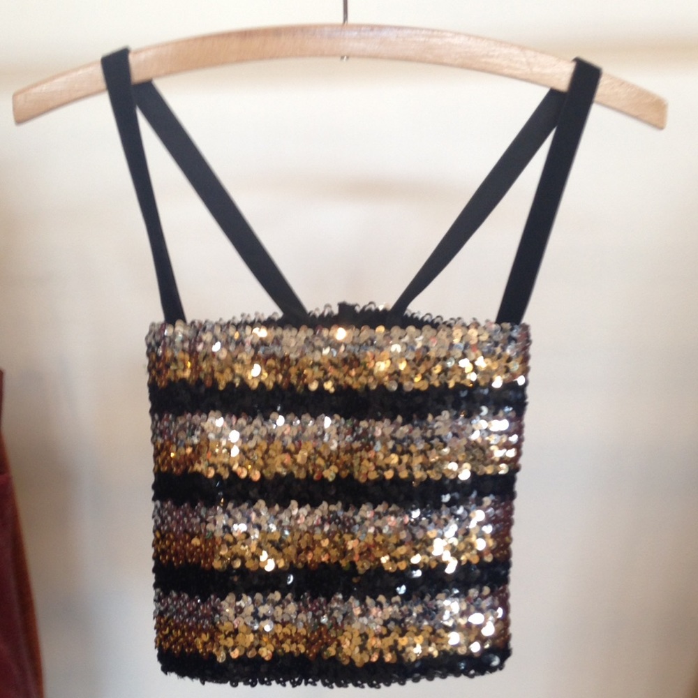 ✨Once loved sequins crop top!✨