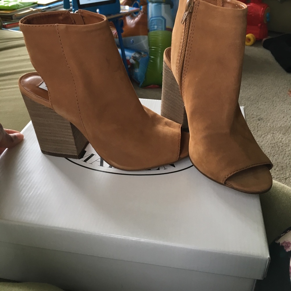 Cute toe out bootie
