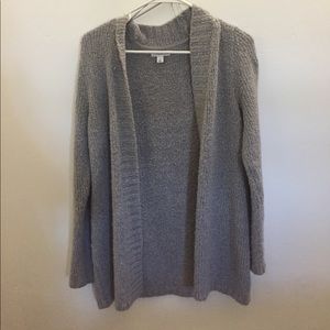 grey knitted cardigan