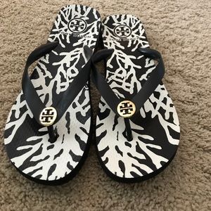 Size 7 Tory Burch Flip Flops (Gold)