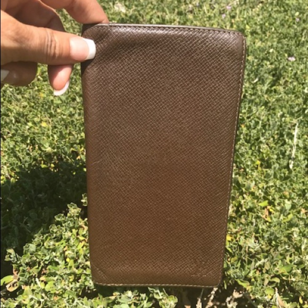 Louis Vuitton wallet unisex