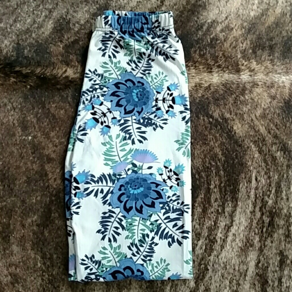 OS Floral Blue White Buttery Soft Leggings