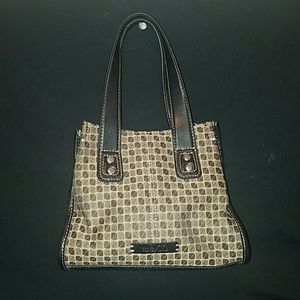 🔥Nine & Co small purse