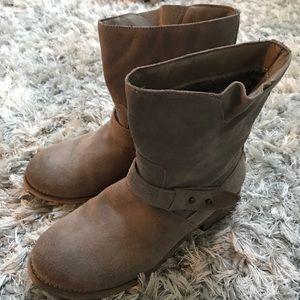 Urban Outfitters Tan Lightweight Boots