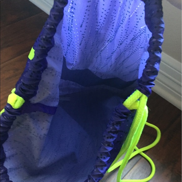 ✅SOLD✅ Nike Drawstring Bag - Picture 4 of 5