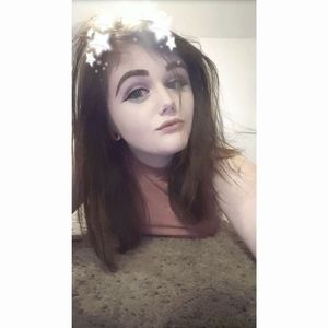 Meet your Posher, Demi