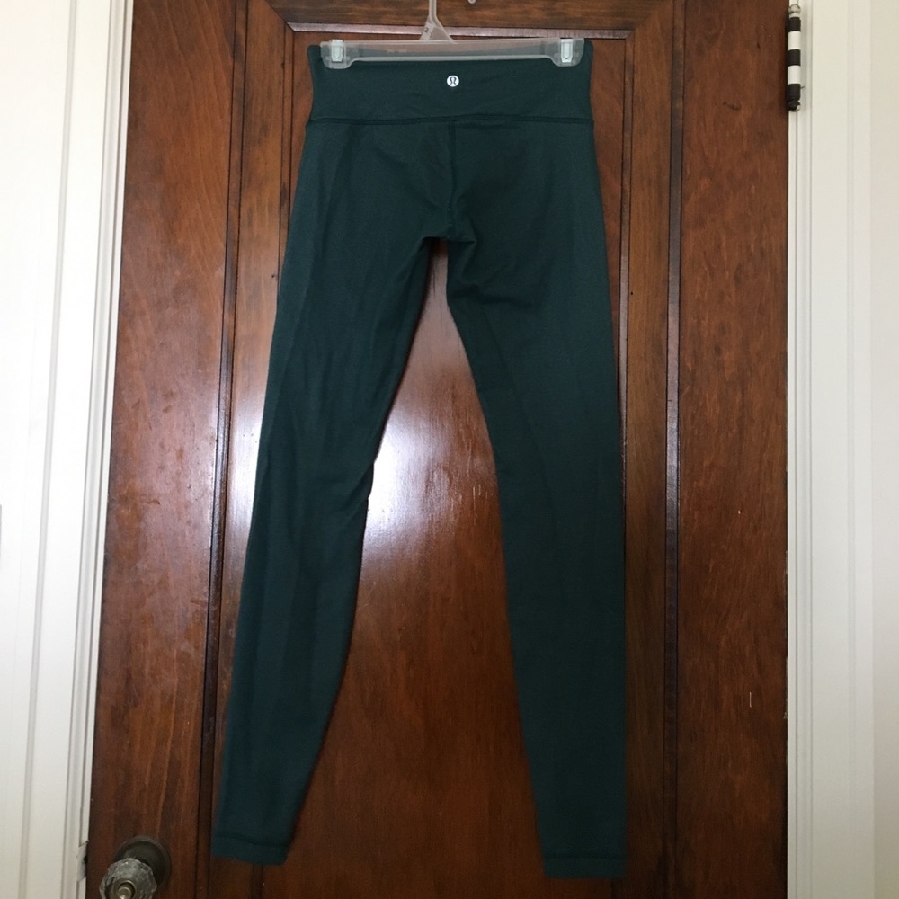Lululemon winder under leggings in green