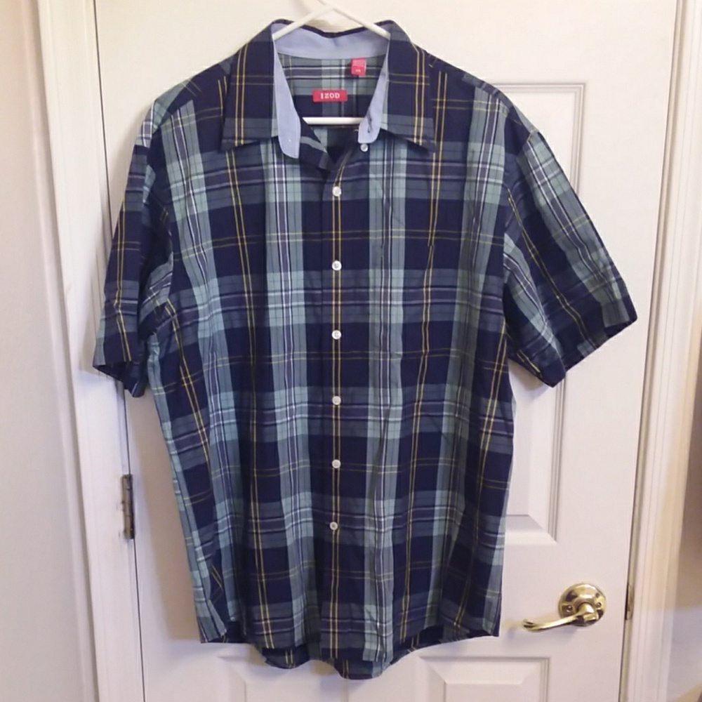 Button down short sleeve shirt