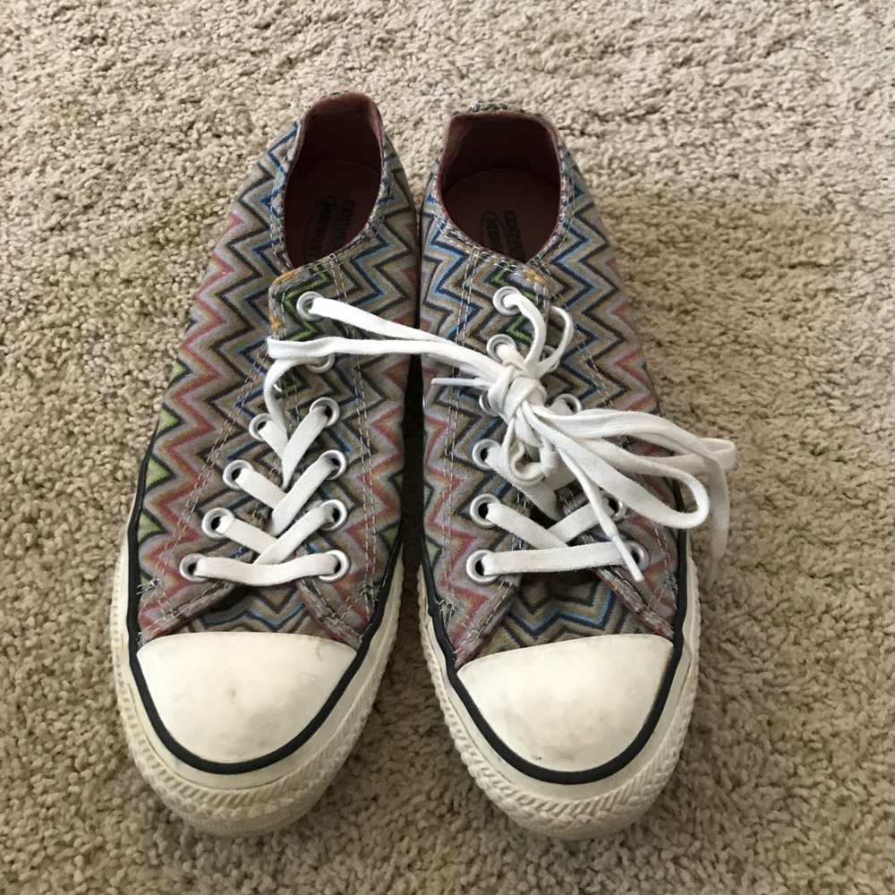 Chevron patterned Converse Size 7