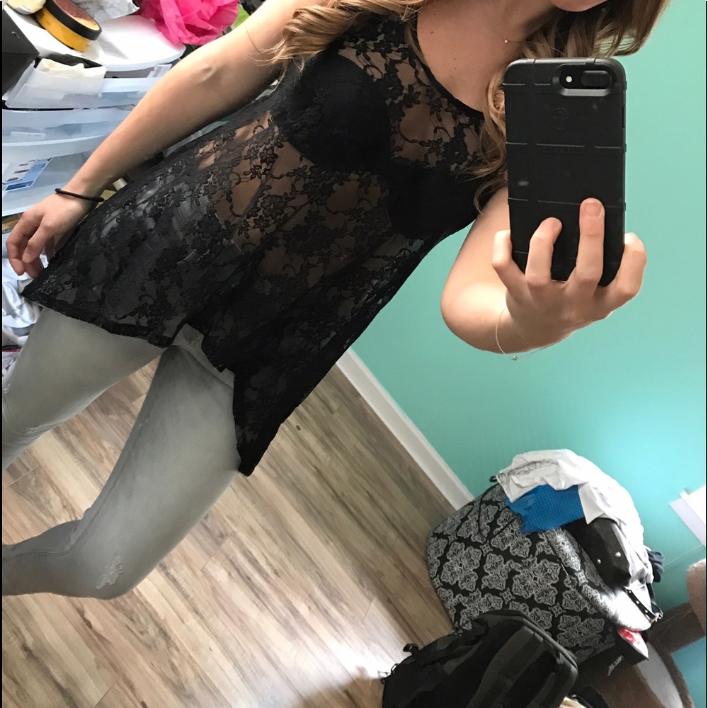 Black lace flowy express tank top xs