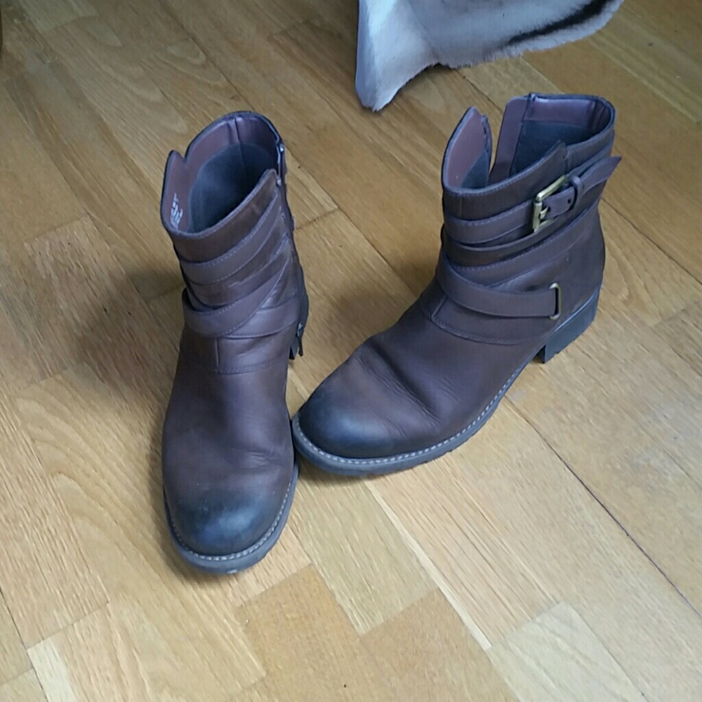 Clark's Orinoco Sash moto booties