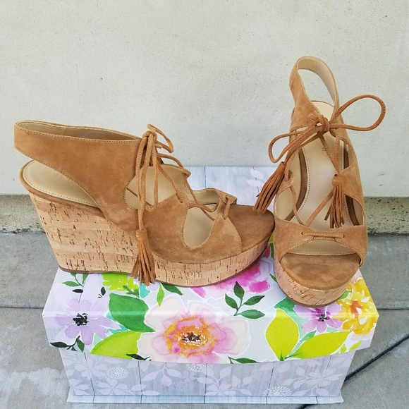 Adorable Ivanka Trump Wedges - Picture 3 of 6