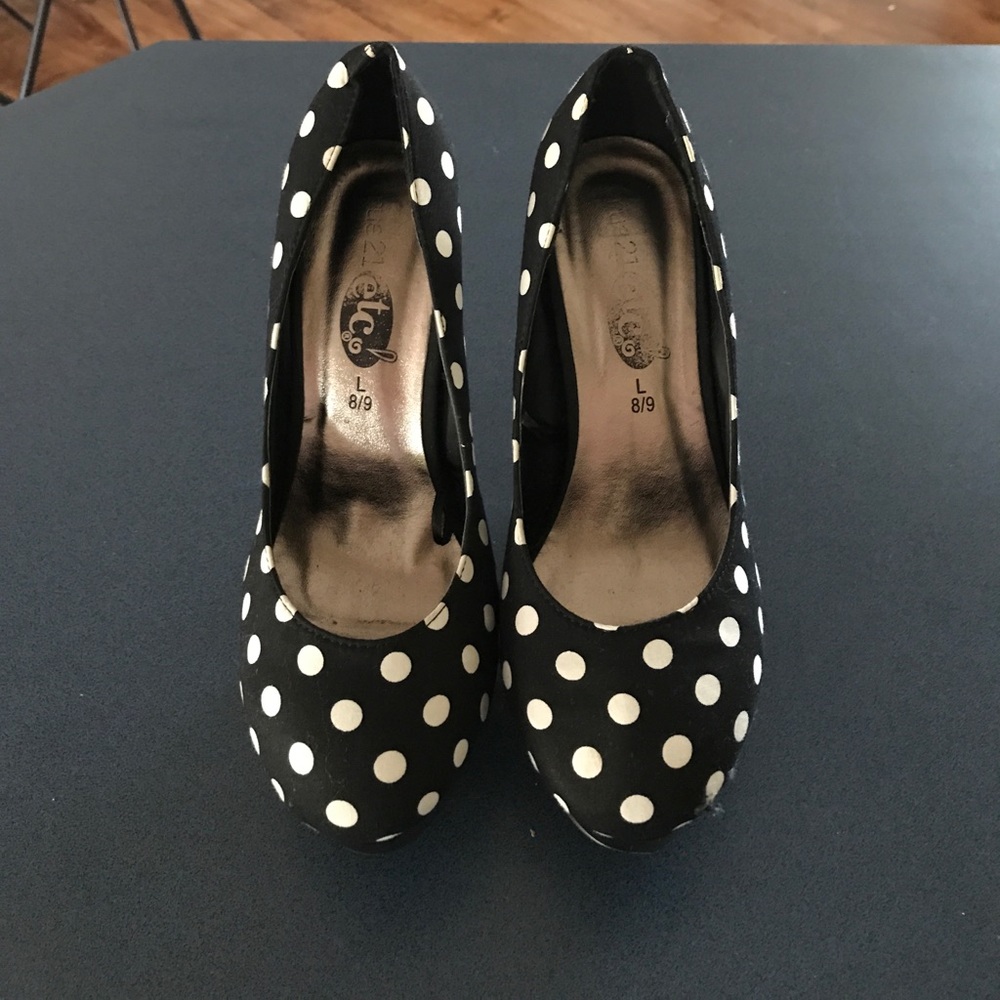 Rue 21 black & white polka dot sz L 8/9 high heel