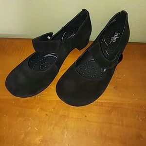 Indigo by Clark Black leather heels size 8.5