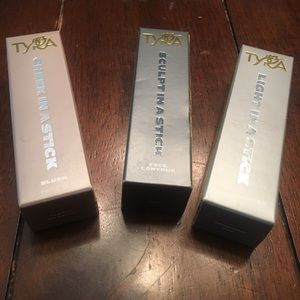 Tyra Beauty Highlight and Contour Set NIB! Tyra Beauty Highlight and Contour Set NIB!