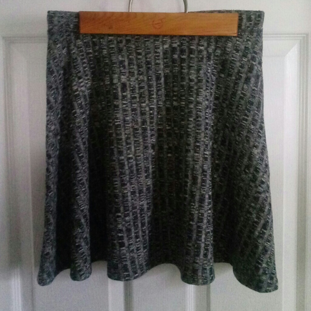 Grey Mossimo mid thigh skirt