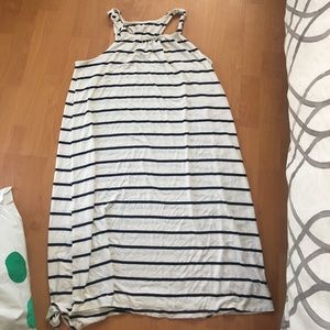 Super soft and flowy maternity dress