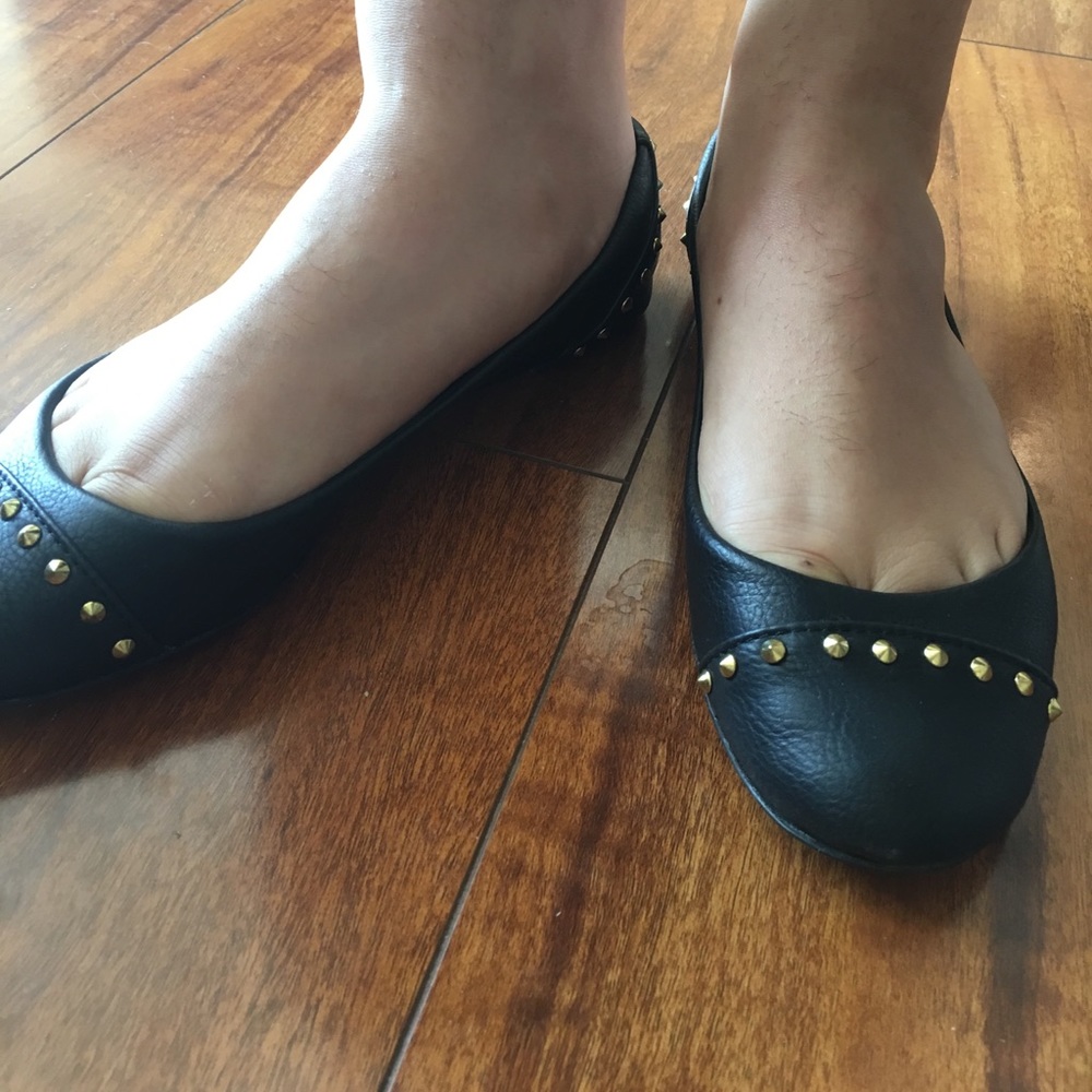 Black ballet flats