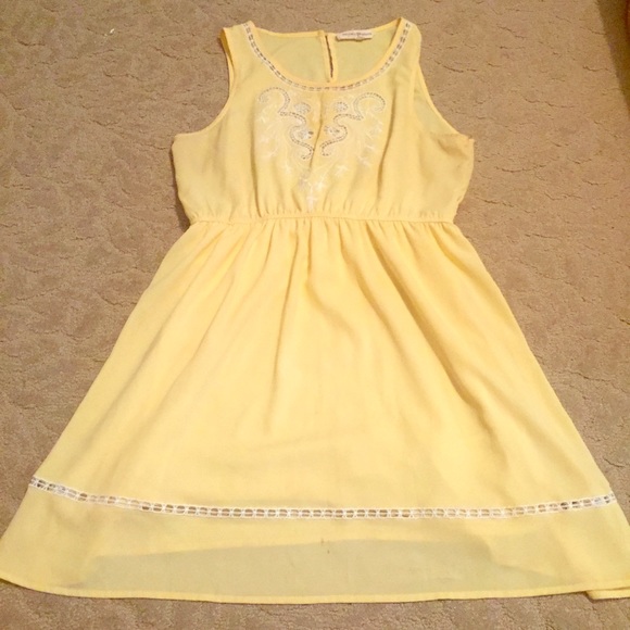 Altar'd State Dresses & Skirts - ALtard State Yellow Lace trim dress
