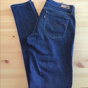 ✨EXTENDED SALE ✨ Mid rise skinny Demi Curve Levis