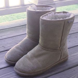 Bear paw boots - Women's - Size 9 - Caramel color