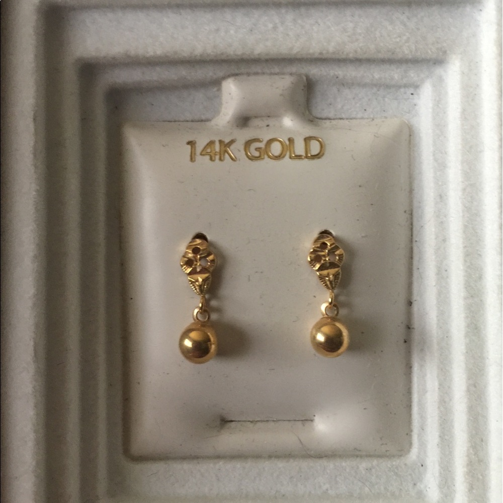 Gold earrings