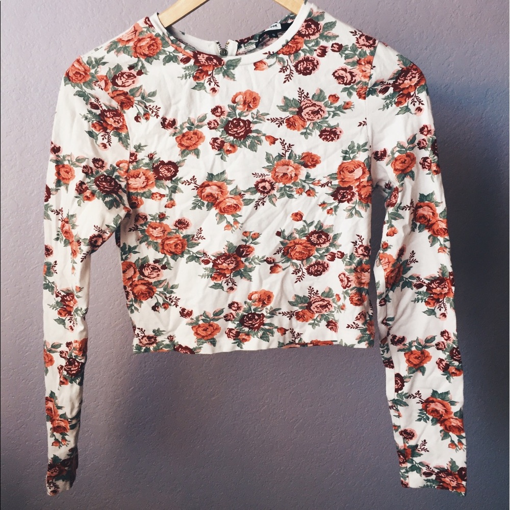 Cute rose crop top