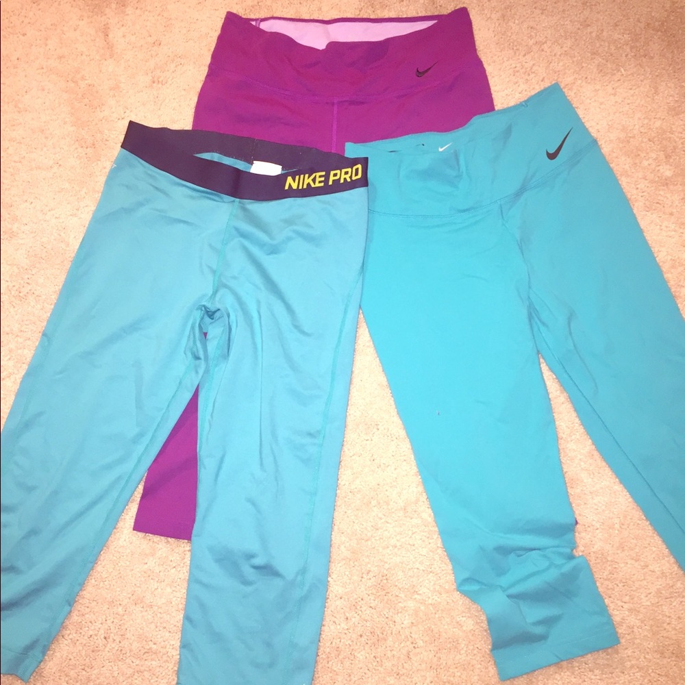 Colored Nike workout crops/leggings