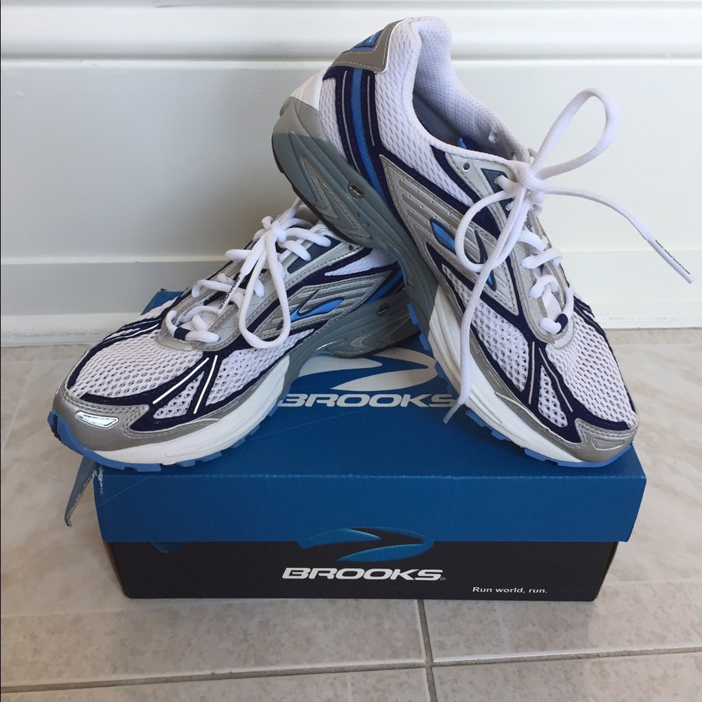 Brooks Sneakers- Adrenaline GTS 7 Running Sneaker