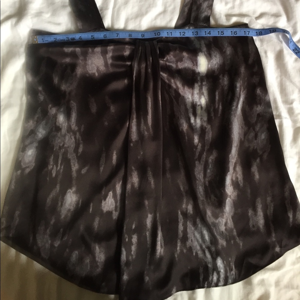 🔴3/$15 SALE! Banana Republic silk tank - Picture 6 of 8