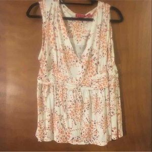 **LAST CHANCE SALE ** floral sleeveless blouse