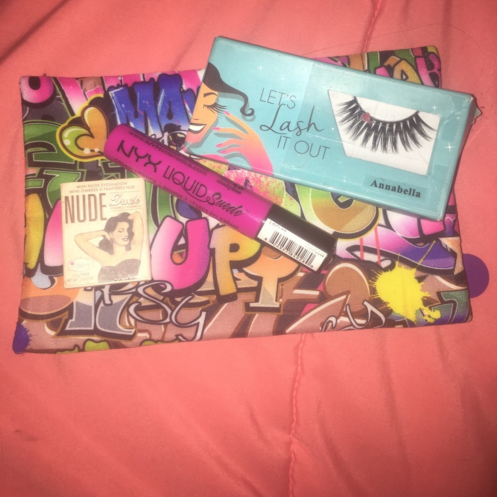 Beauty Bundle! Make up bag & goodies