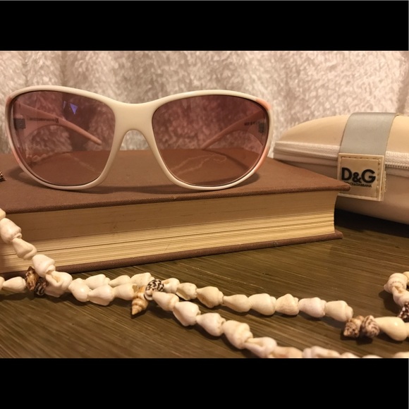 DOLCE & GABBANA sunnies with original case & cloth