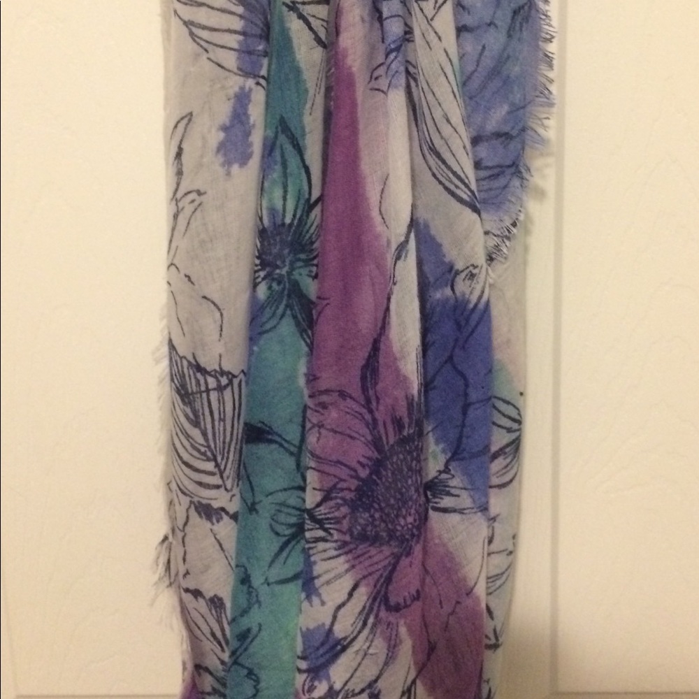 Dana Buchman scarf